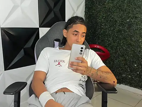 taylor bigdick18 online show from 03/26/26, 01:22