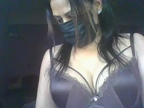 DRAMA  QUEEN online show from 04/13/26, 10:32