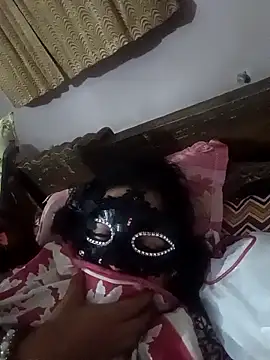 DRAMA  QUEEN online show from 04/15/26, 07:32