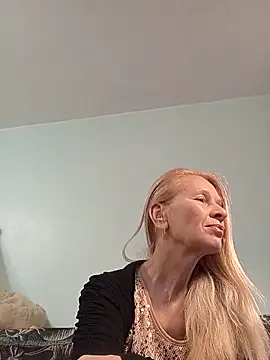 ViktoriaSexi1 online show from 04/18/26, 08:31