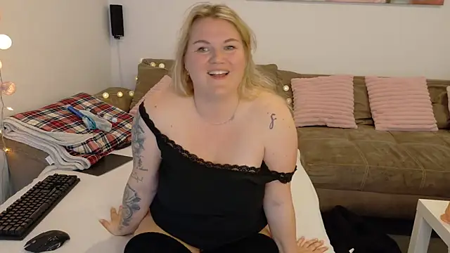 Snapshot of Jolina_Juice chatting on 03/26/26, 07:25 Jolina Juice online show from 03/26/26, 07:25