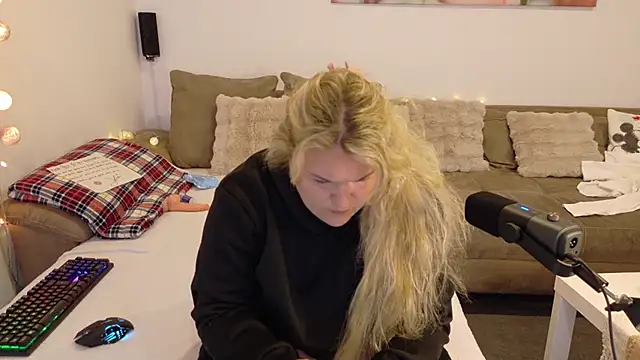 Snapshot of Jolina_Juice chatting on 04/10/26, 05:45 Jolina Juice online show from 04/10/26, 05:45