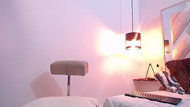 Snapshot of Sussana_Wild chatting on 03/21/26, 03:04 Sussana Wild online show from 03/21/26, 03:04