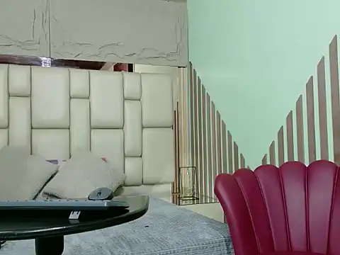 VikyANDfer online show from 03/13/26, 12:45