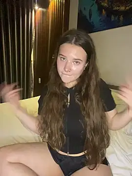 KristieKitty online show from 04/05/26, 06:05