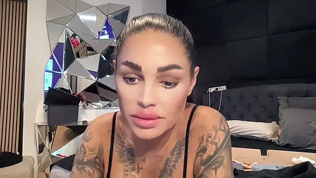 AMBER HARD online show from 04/06/26, 12:08