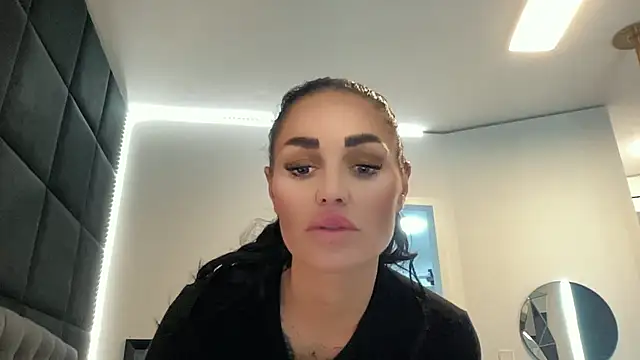 AMBER HARD online show from 04/17/26, 03:48