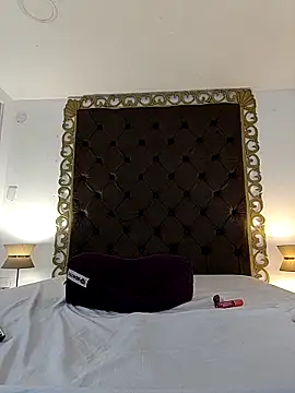 Snapshot of AriaMontes chatting on 04/11/26, 11:47 AriaMontes online show from 04/11/26, 11:47