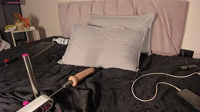 Snapshot of Dulce_tentacion_1 chatting on 03/15/26, 04:07 Dulce tentacion 1 online show from 03/15/26, 04:07