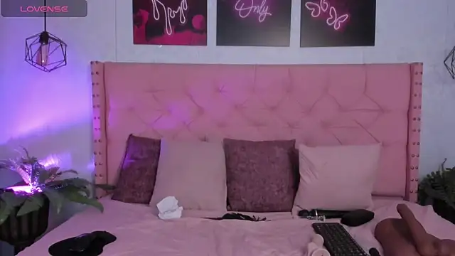 mia  star1 online show from 04/15/26, 07:58