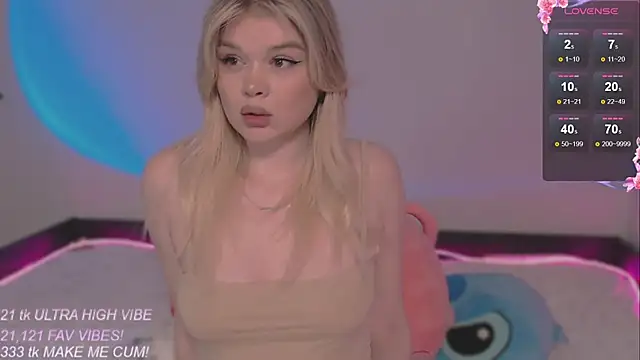 Veronaauraa online show from 03/23/26, 04:44