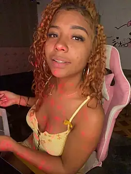 ThePrettyTiana online show from 04/18/26, 06:56