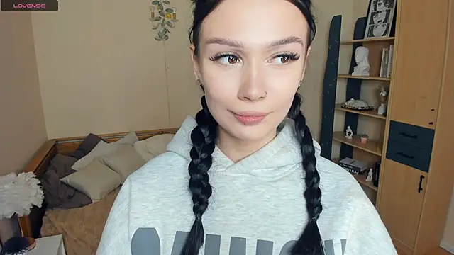 LynnCiprian online show from 04/08/26, 06:52