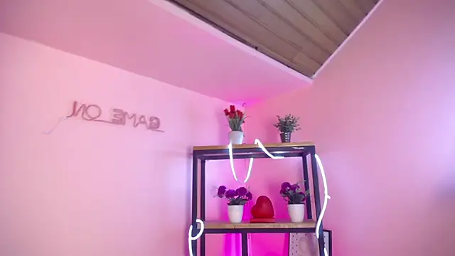 Nami Velle online show from 04/10/26, 01:16