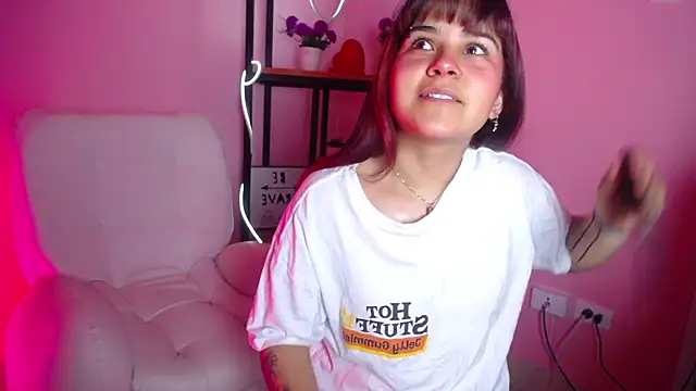 Nami Velle online show from 04/14/26, 01:06