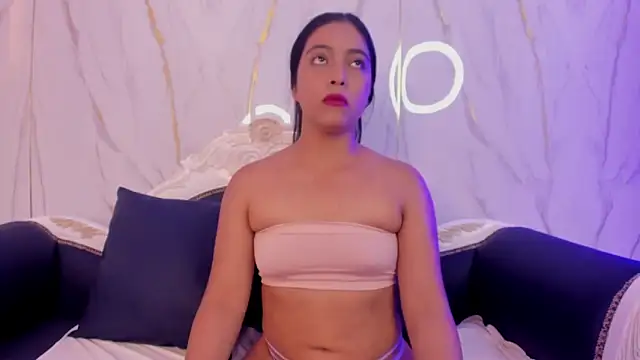 Snapshot of AlysonShy chatting on 03/21/26, 05:38 AlysonShy online show from 03/21/26, 05:38