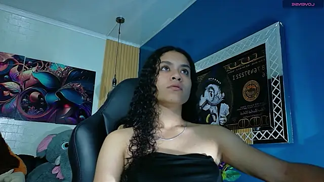 Nessa Luuv online show from 04/15/26, 09:37