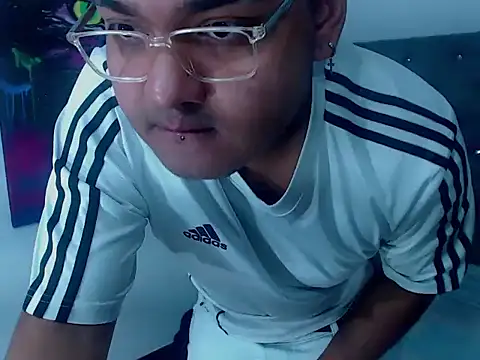 XNoahDeepThroatX online show from 03/12/26, 05:02