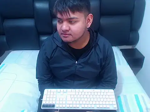 XNoahDeepThroatX online show from 04/08/26, 12:49