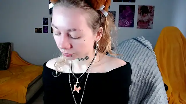 Nica Kawaii online show from 04/15/26, 02:13