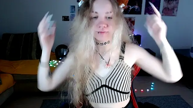 Nica Kawaii online show from 05/06/26, 10:09