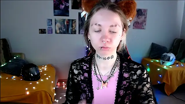 Nica Kawaii online show from 05/20/26, 12:11