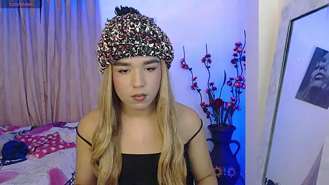 Candyy doll   online show from 03/06/26, 08:05