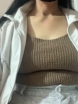 Trang1980 online show from 03/06/26, 08:11