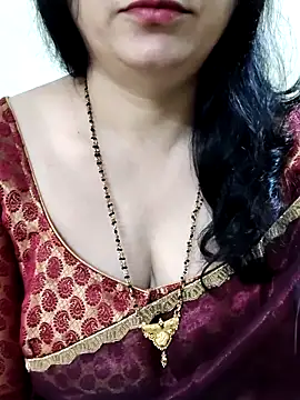Yazhini-Cam online show from 06/16/26, 01:58