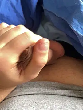 YoUnGbOy2018 online show from 04/17/26, 07:11