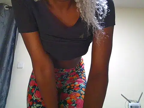 amandaammy150 online show from 04/14/26, 12:22