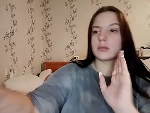 Snapshot of symmetryinvoid chatting on 03/31/26, 06:41 symmetryinvoid online show from 03/31/26, 06:41