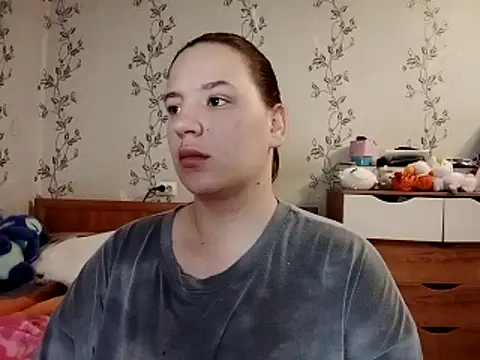 Snapshot of symmetryinvoid chatting on 04/14/26, 08:59 symmetryinvoid online show from 04/14/26, 08:59