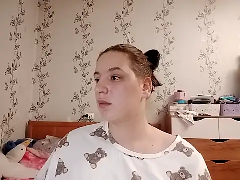 Snapshot of symmetryinvoid chatting on 04/16/26, 11:44 symmetryinvoid online show from 04/16/26, 11:44