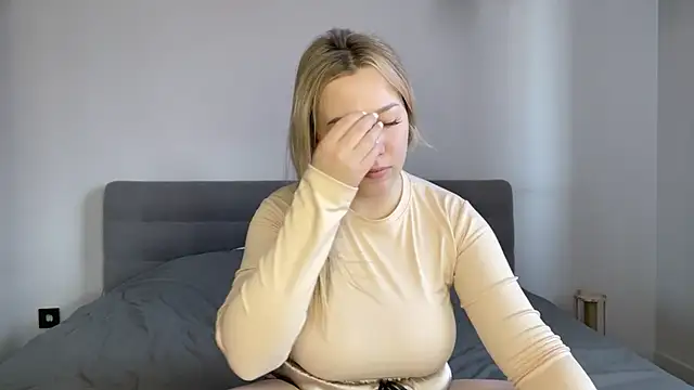 alyrasun online show from 04/10/26, 06:29