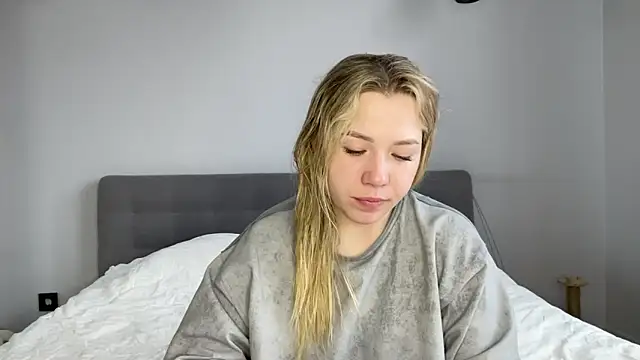 alyrasun online show from 04/25/26, 07:33