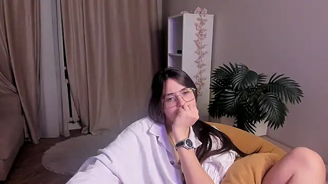 Snapshot of LareeGuzzo chatting on 04/08/26, 01:05 LareeGuzzo online show from 04/08/26, 01:05