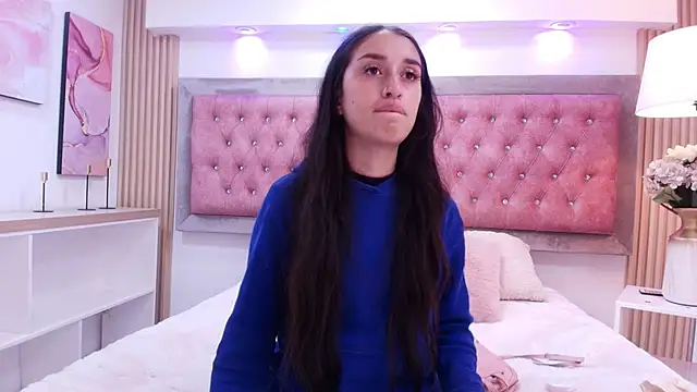 Snapshot of Shy_Cherry_ chatting on 04/07/26, 01:11 Shy Cherry online show from 04/07/26, 01:11