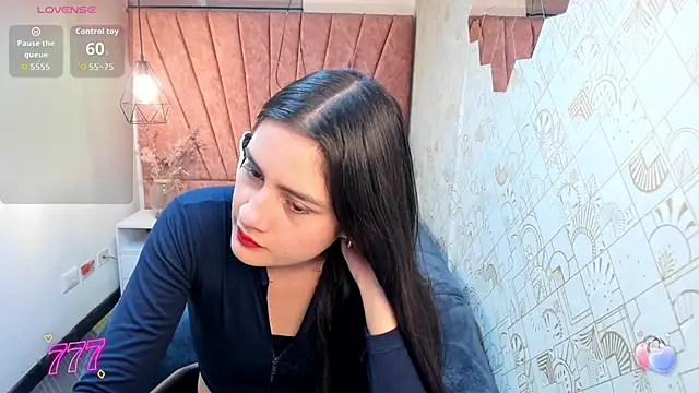 Snapshot of Zoe__Taylor__ chatting on 03/25/26, 12:00 Zoe Taylor online show from 03/25/26, 12:00