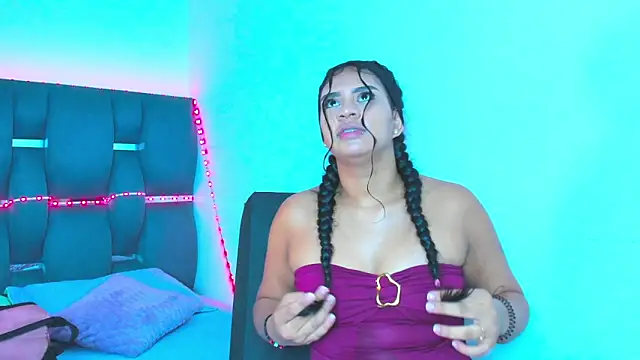 Snapshot of madelinesquirt chatting on 07/14/26, 07:08 madelinesquirt online show from 07/14/26, 07:08