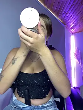 Issa pinkk online show from 04/21/26, 07:50