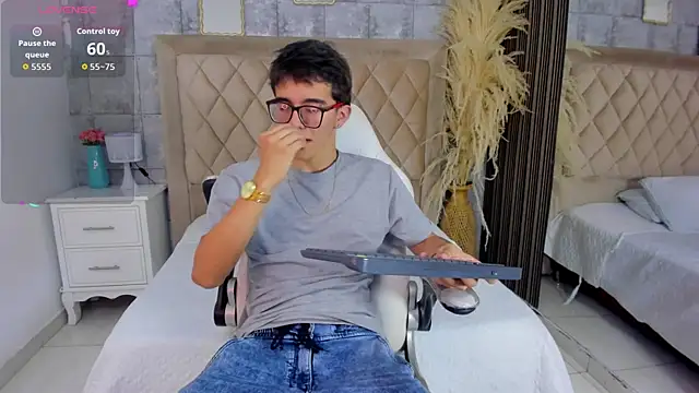 TylerCross  online show from 04/03/26, 08:40