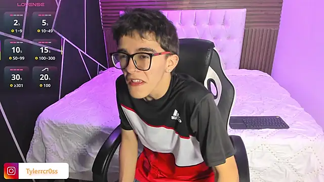 TylerCross  online show from 04/04/26, 08:45