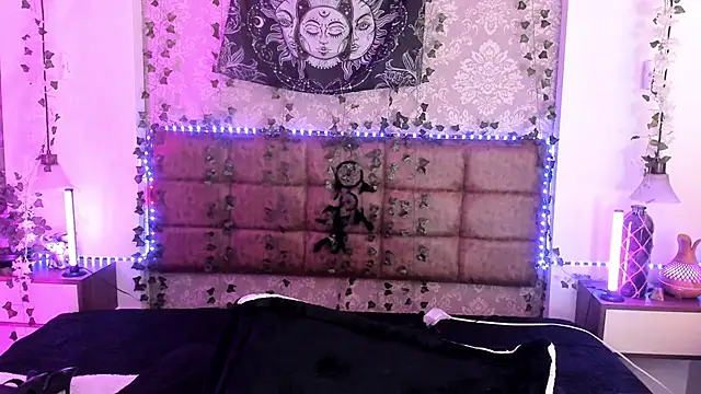 Vickmoon online show from 04/01/26, 09:56