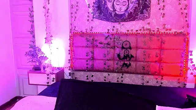 Vickmoon online show from 05/07/26, 09:53