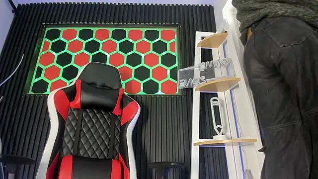 Cristopher Wild online show from 04/05/26, 08:28