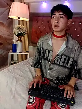 Cristopher Wild online show from 04/07/26, 08:59