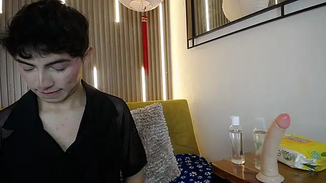 Cristopher Wild online show from 04/10/26, 08:24