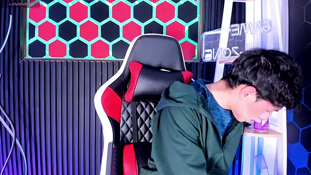 Cristopher Wild online show from 04/14/26, 08:37