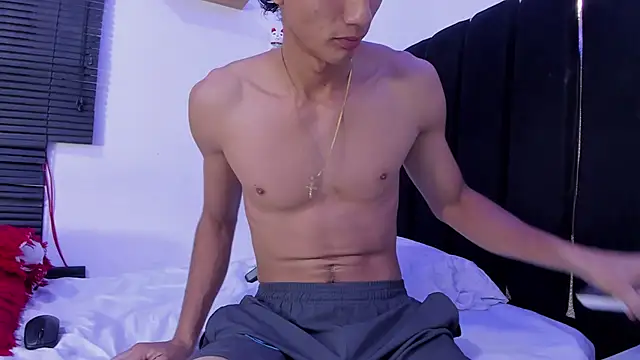 Snapshot of angel_boy02 chatting on 04/01/26, 04:35 angel boy02 online show from 04/01/26, 04:35